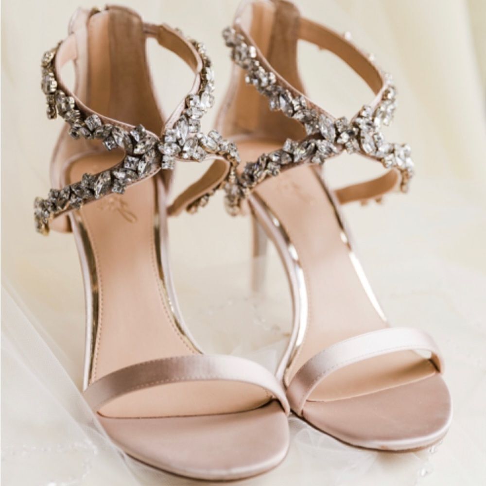 Jewel Badgley Mischka Blush Pink Crystal Embellished Sandals